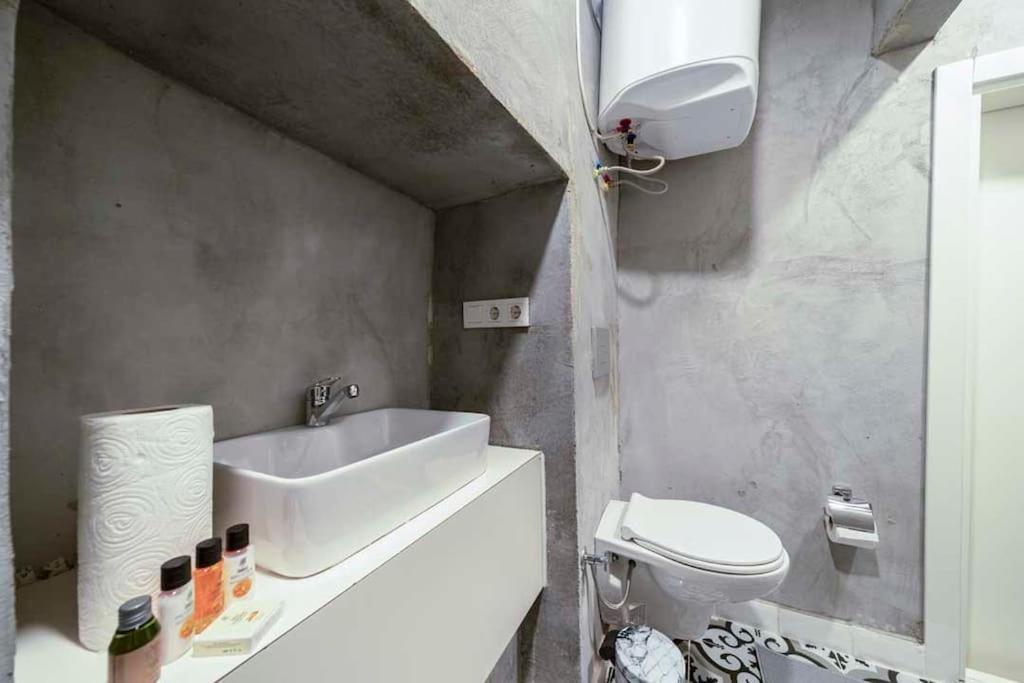 Classy Furnished Studio In The Heart Of Karakoey Apartamento Istambul Exterior foto