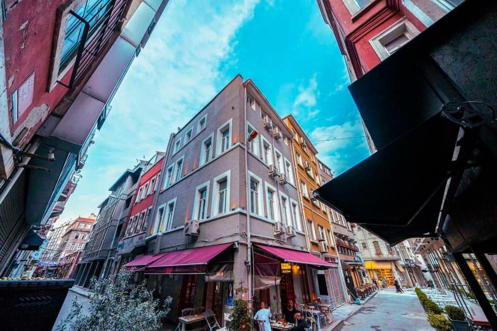 Classy Furnished Studio In The Heart Of Karakoey Apartamento Istambul Exterior foto